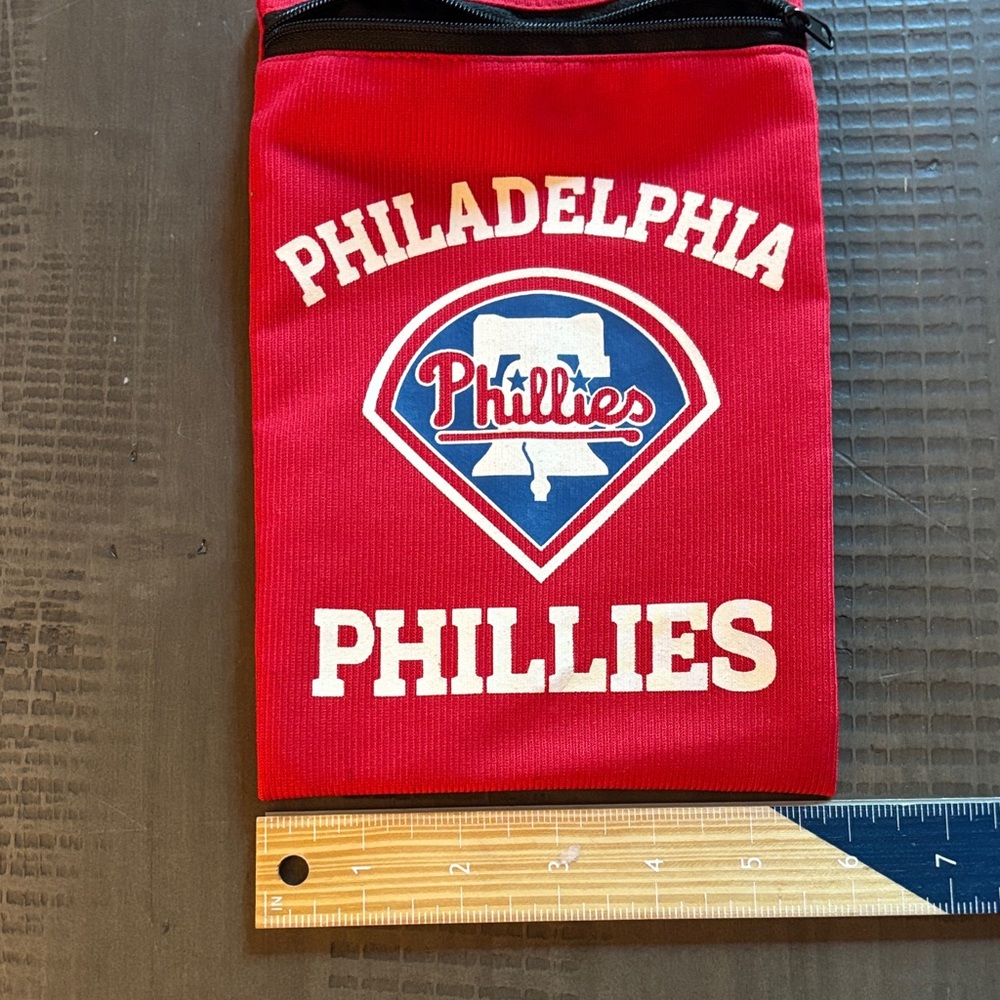 Philadelphia Phillies Red Crossbody Bag - Picture 2 of 6